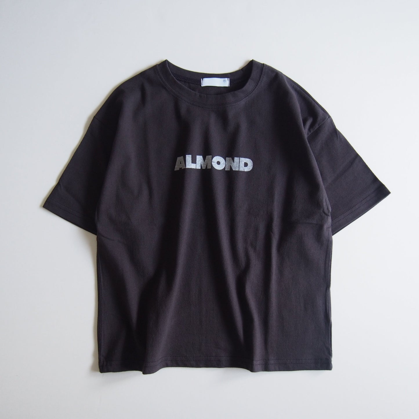 《即納》Almond Tee