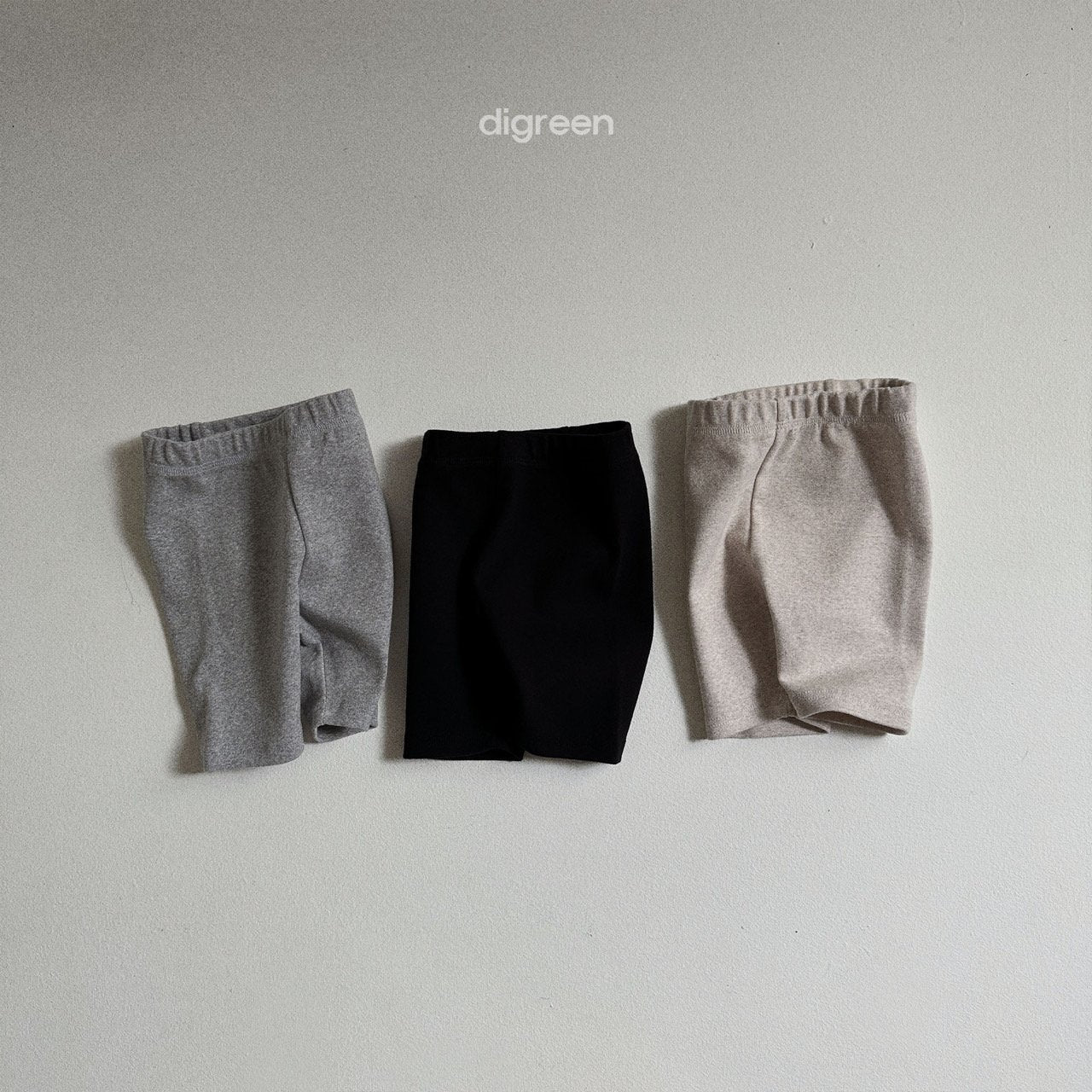 《black last XXL size 1点》Bong bong half Leggings