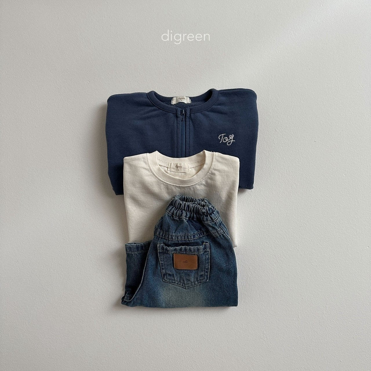 《即納》Toy Zip-up