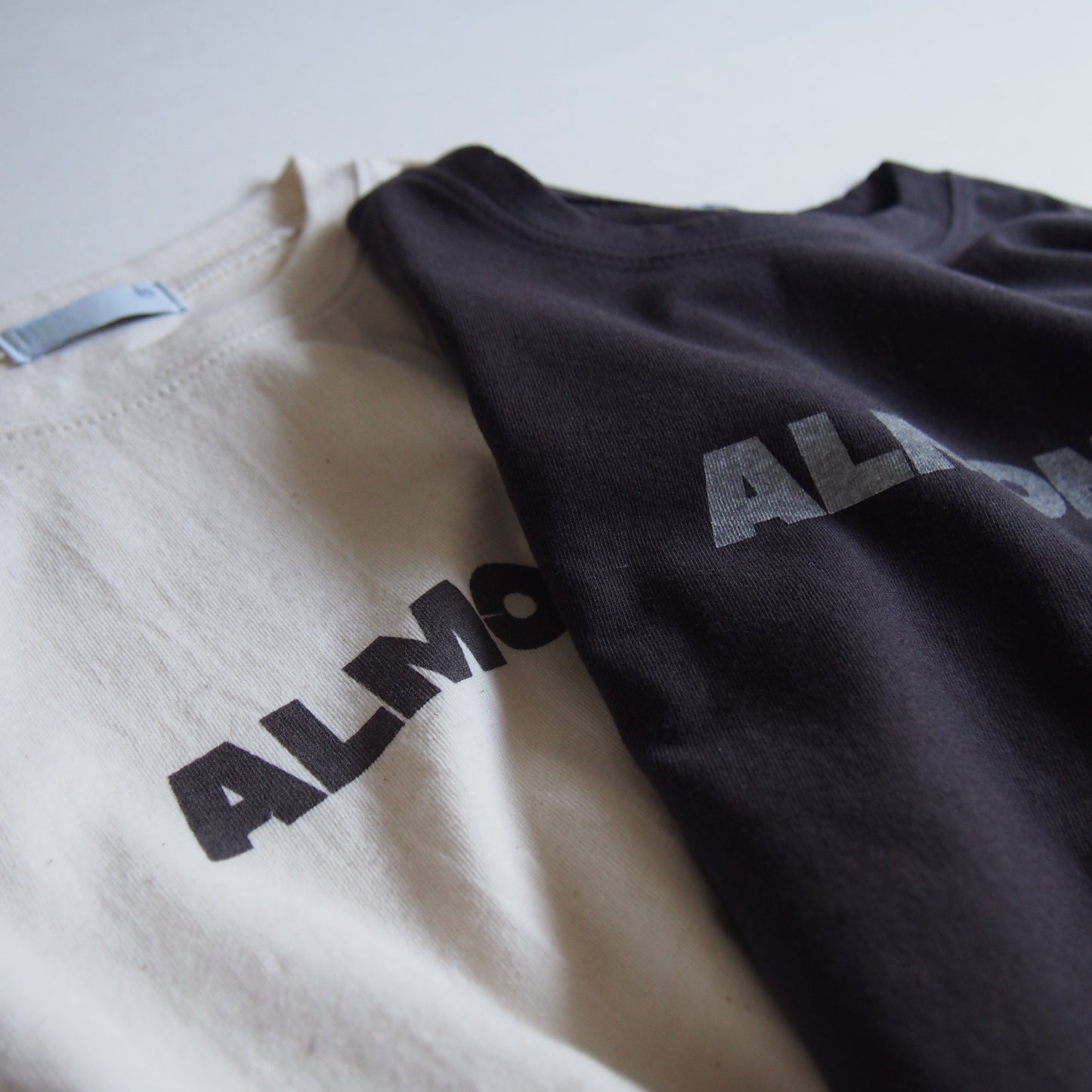 《即納》Almond Tee