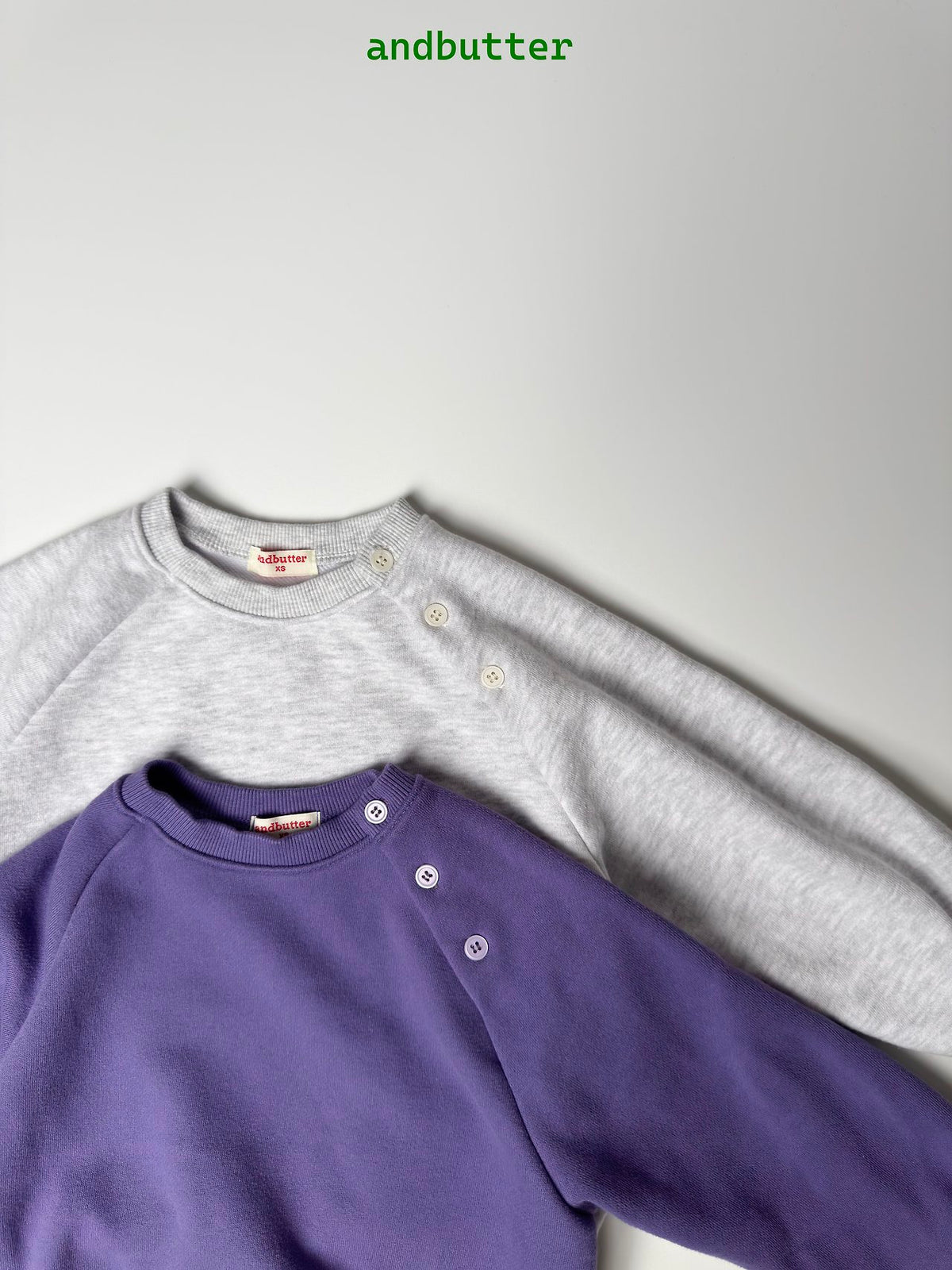 《予約》Button Raglan Sweat / ANDBUTTER