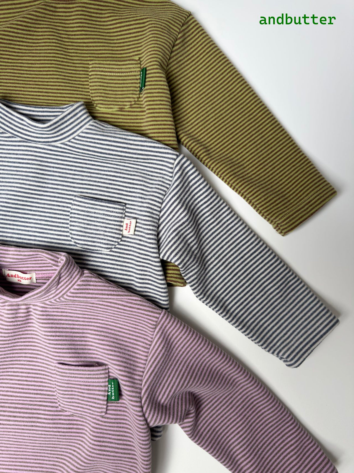 《予約》Mini Pocket Mock Neck / ANDBUTTER