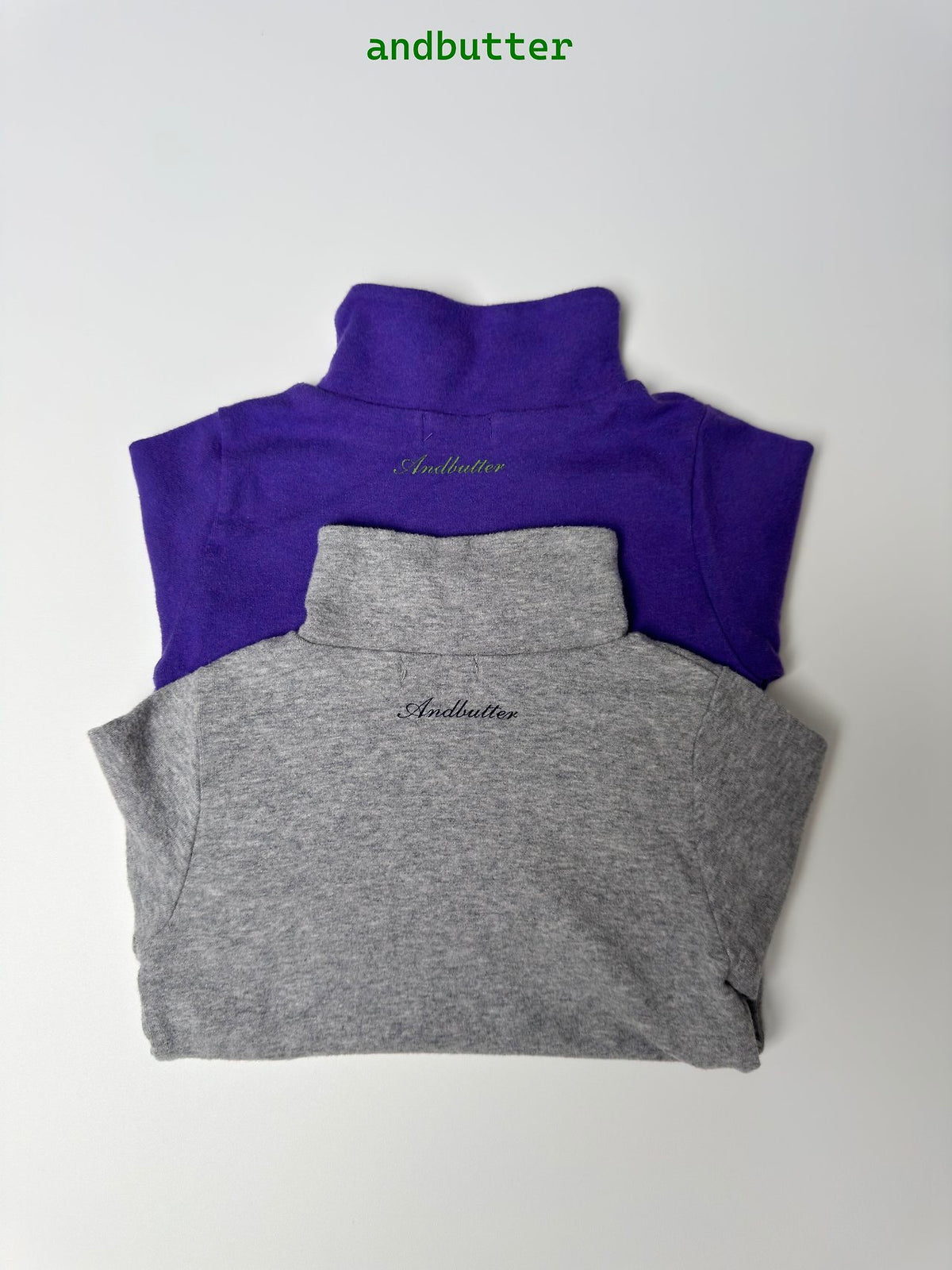 《予約》Contrast Neck Tee / ANDBUTTER