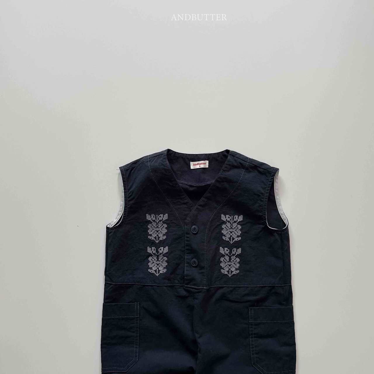 《予約》Embroidery Jump Suit / andbutter