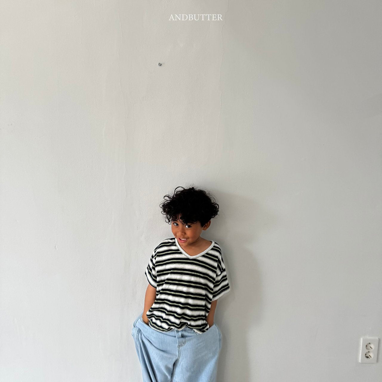 《予約》Summer V-Neck Tee / andbutter