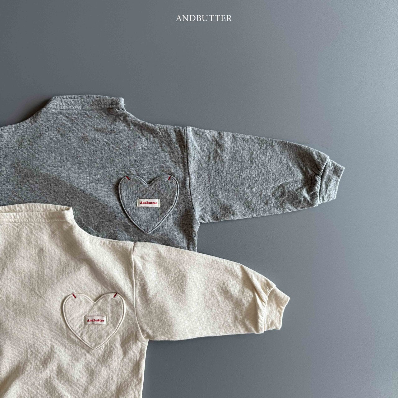 《予約》Eyelet Herat Turtleneck / andbutter