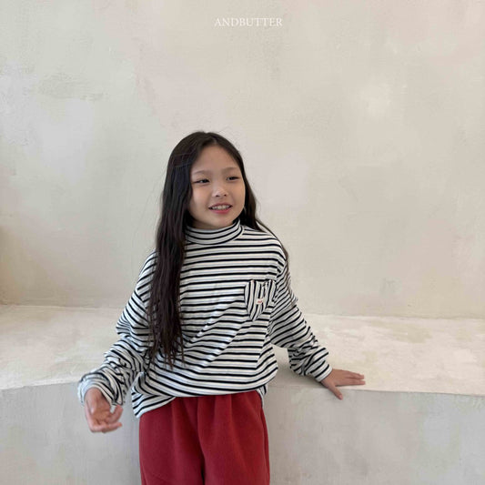 《予約》Heart Pocket Turtleneck / andbutter