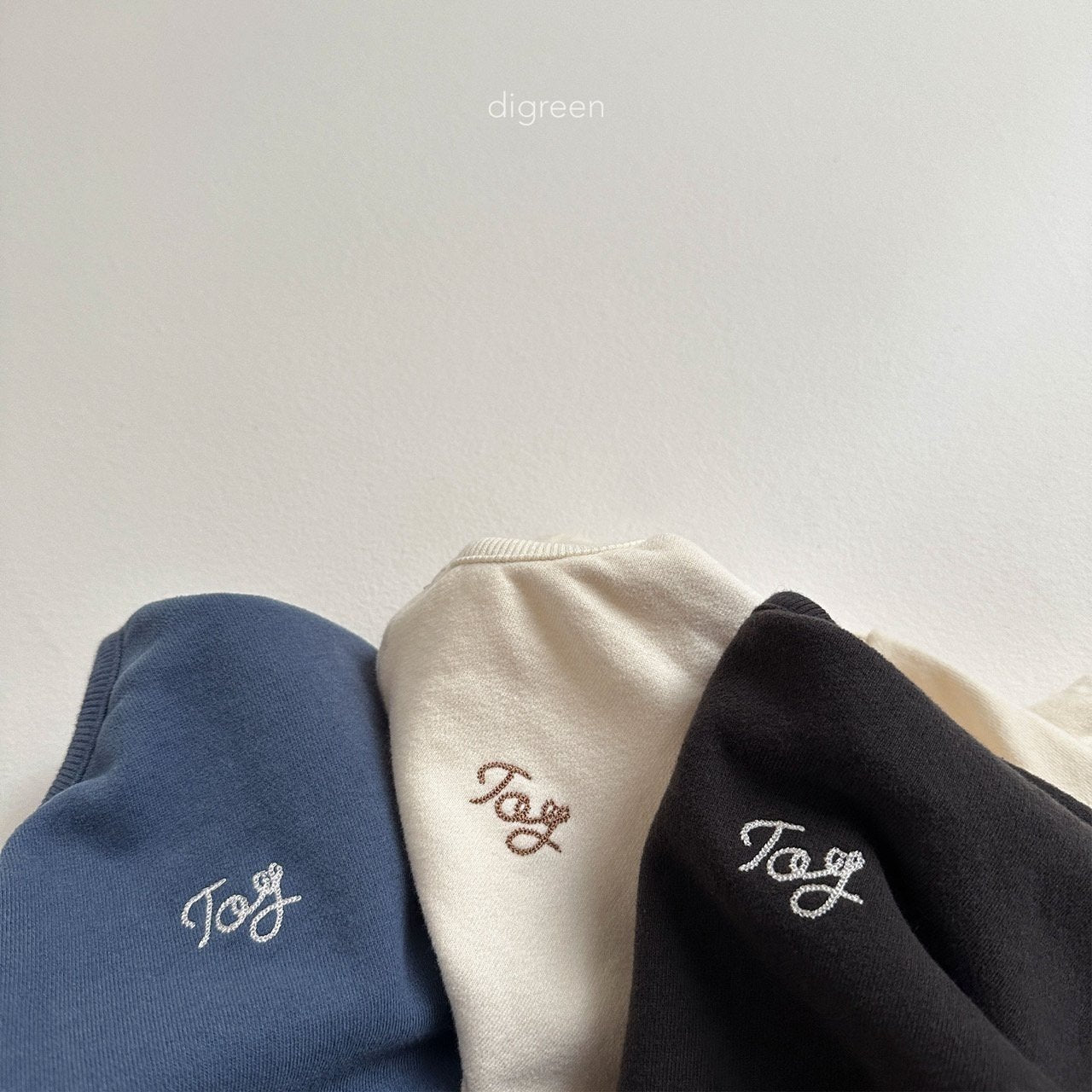 《即納》Toy Zip-up