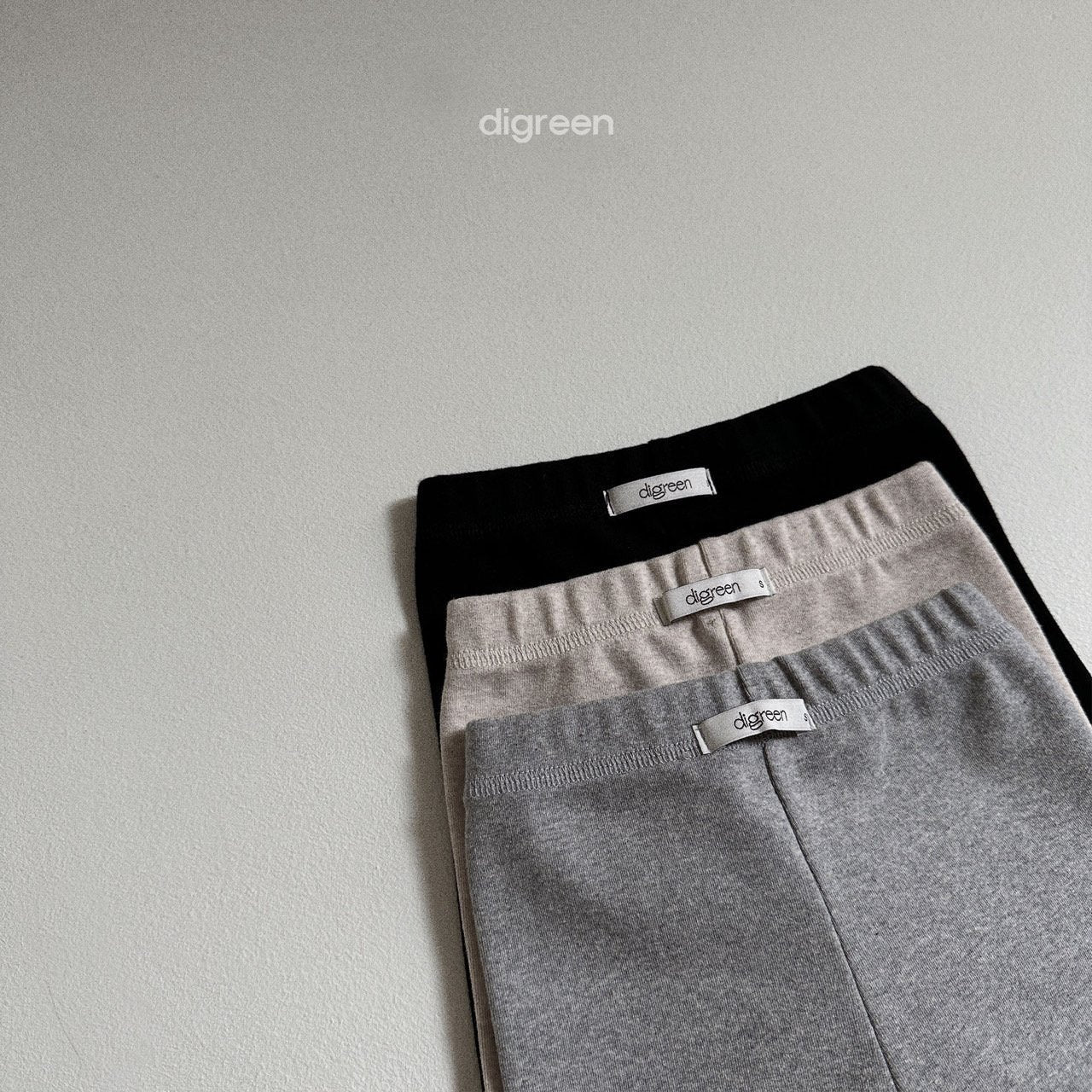 《black last XXL size 1点》Bong bong half Leggings