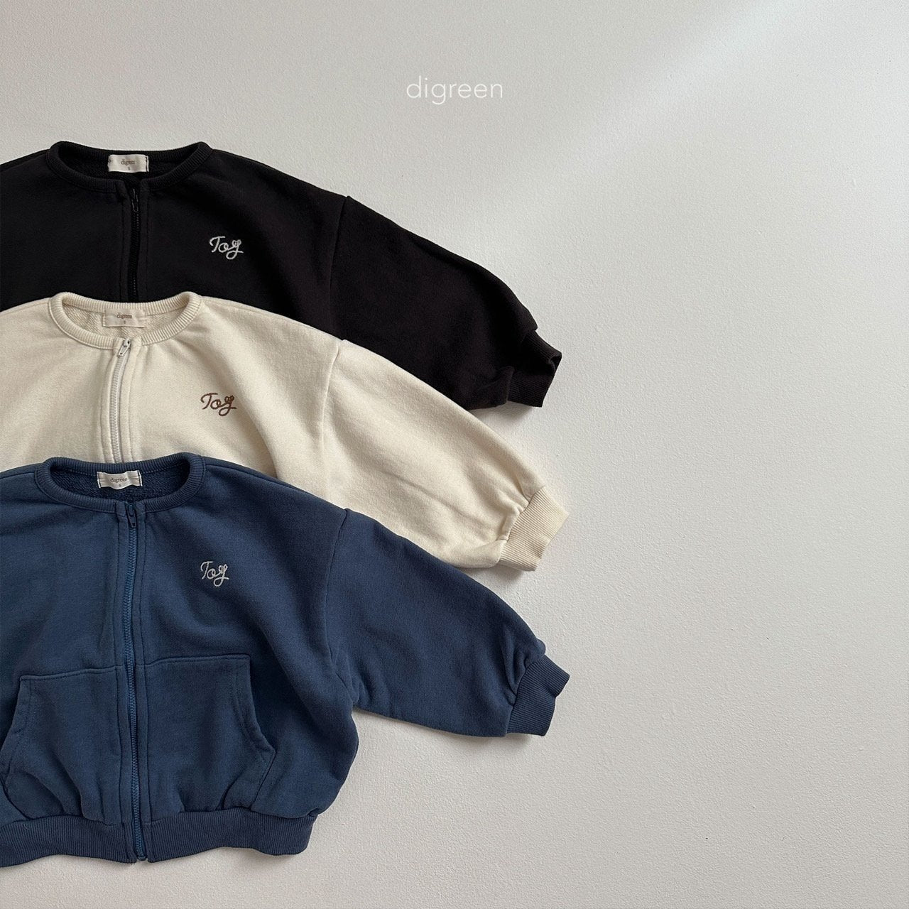 《即納》Toy Zip-up