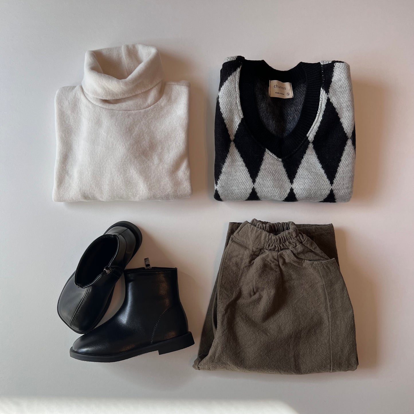 《khaki S size》Dang guri pants