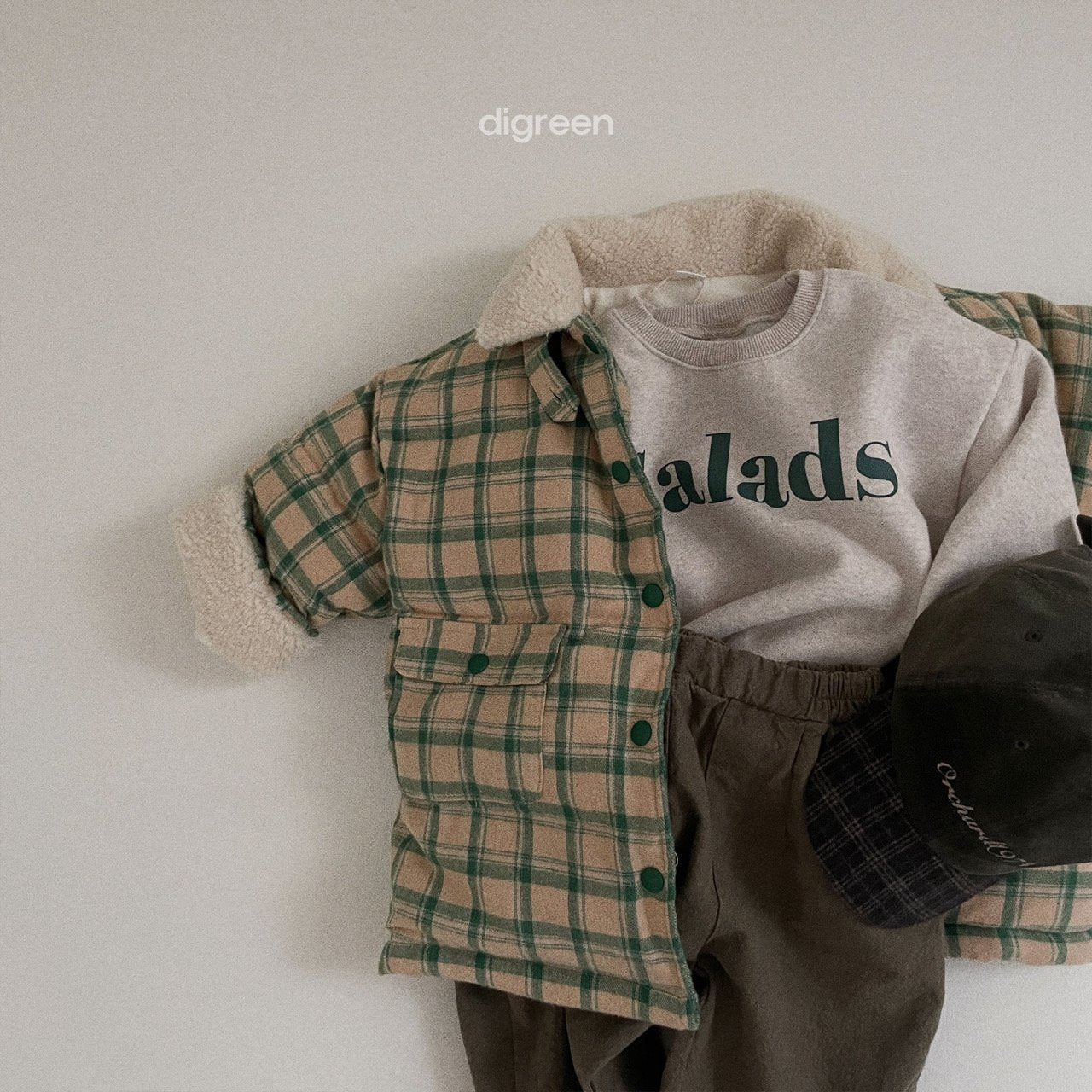 《khaki S size》Dang guri pants