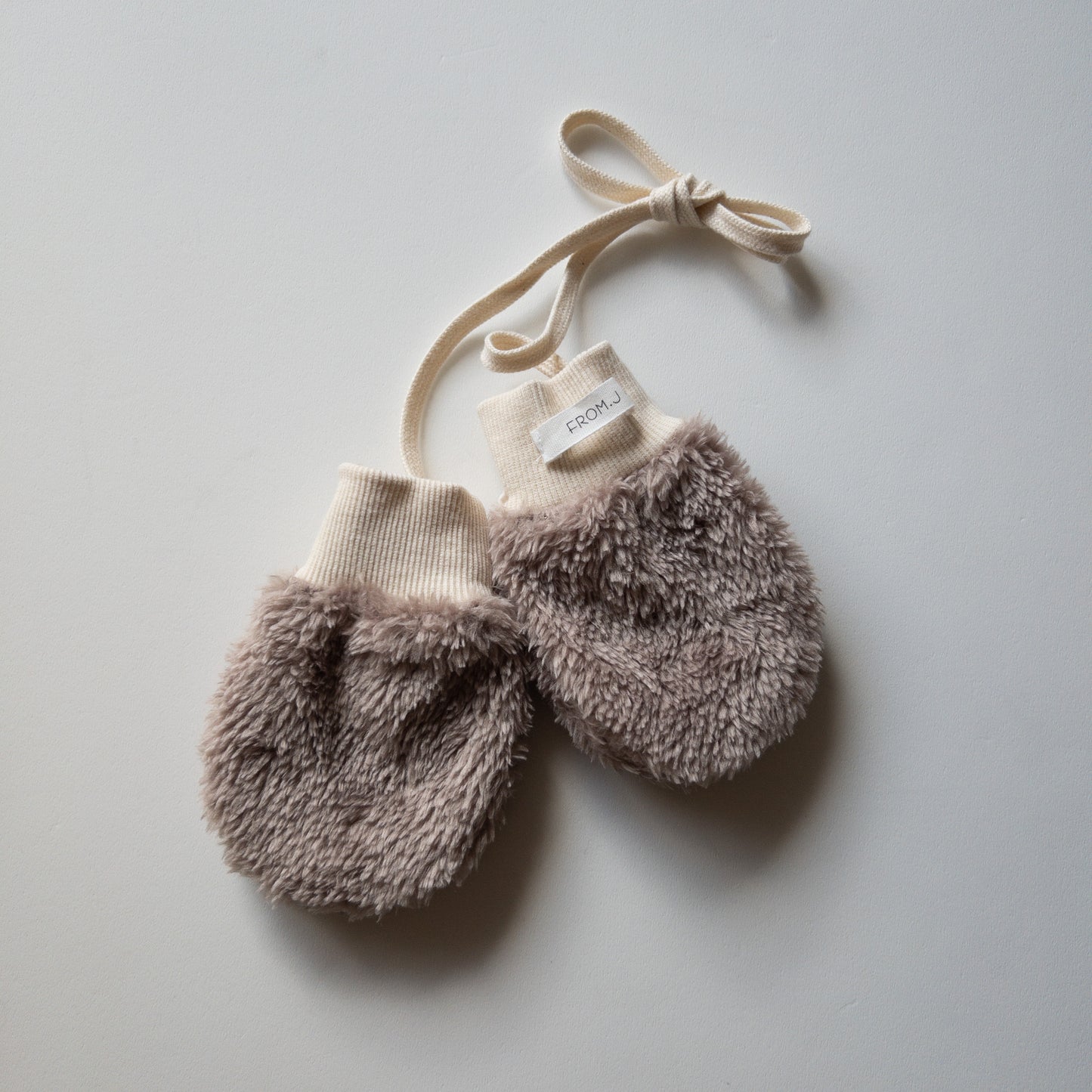 《ラスト1点》Boa Mittens / From J