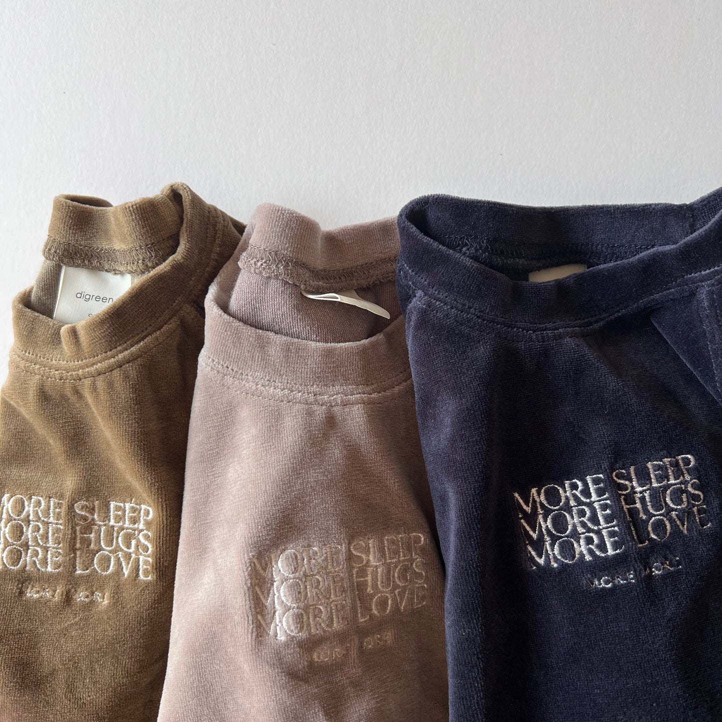 《M size Last 1点》More more velvet sweat