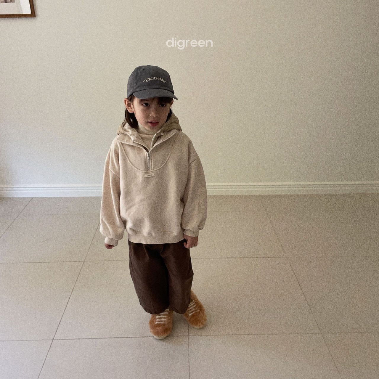 《khaki S size》Dang guri pants