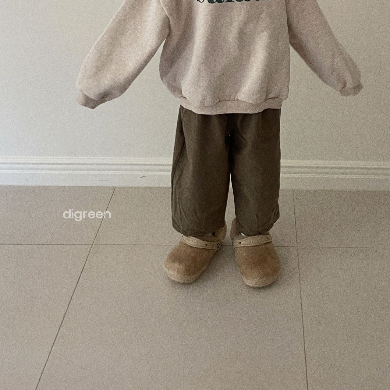 《khaki S size》Dang guri pants