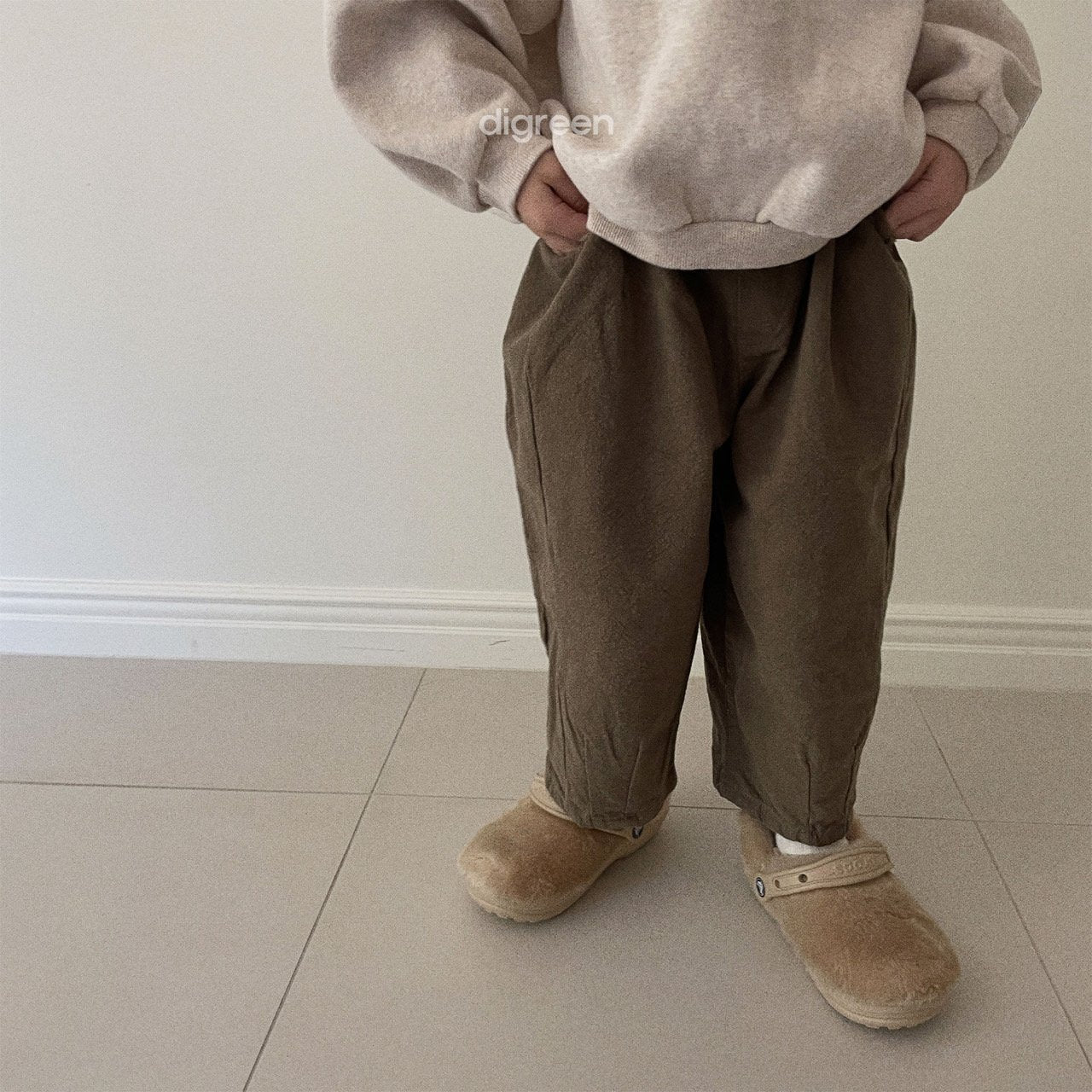 《khaki S size》Dang guri pants