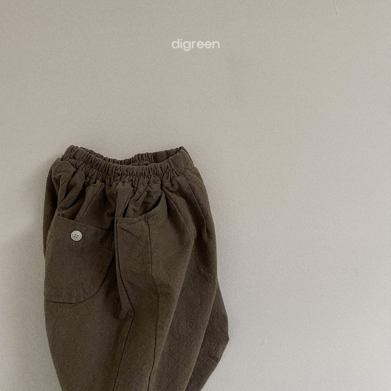 《khaki S size》Dang guri pants