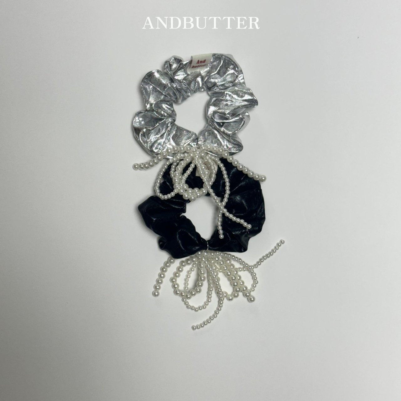 《予約》Metal Pearl Scrunchies / andbutter