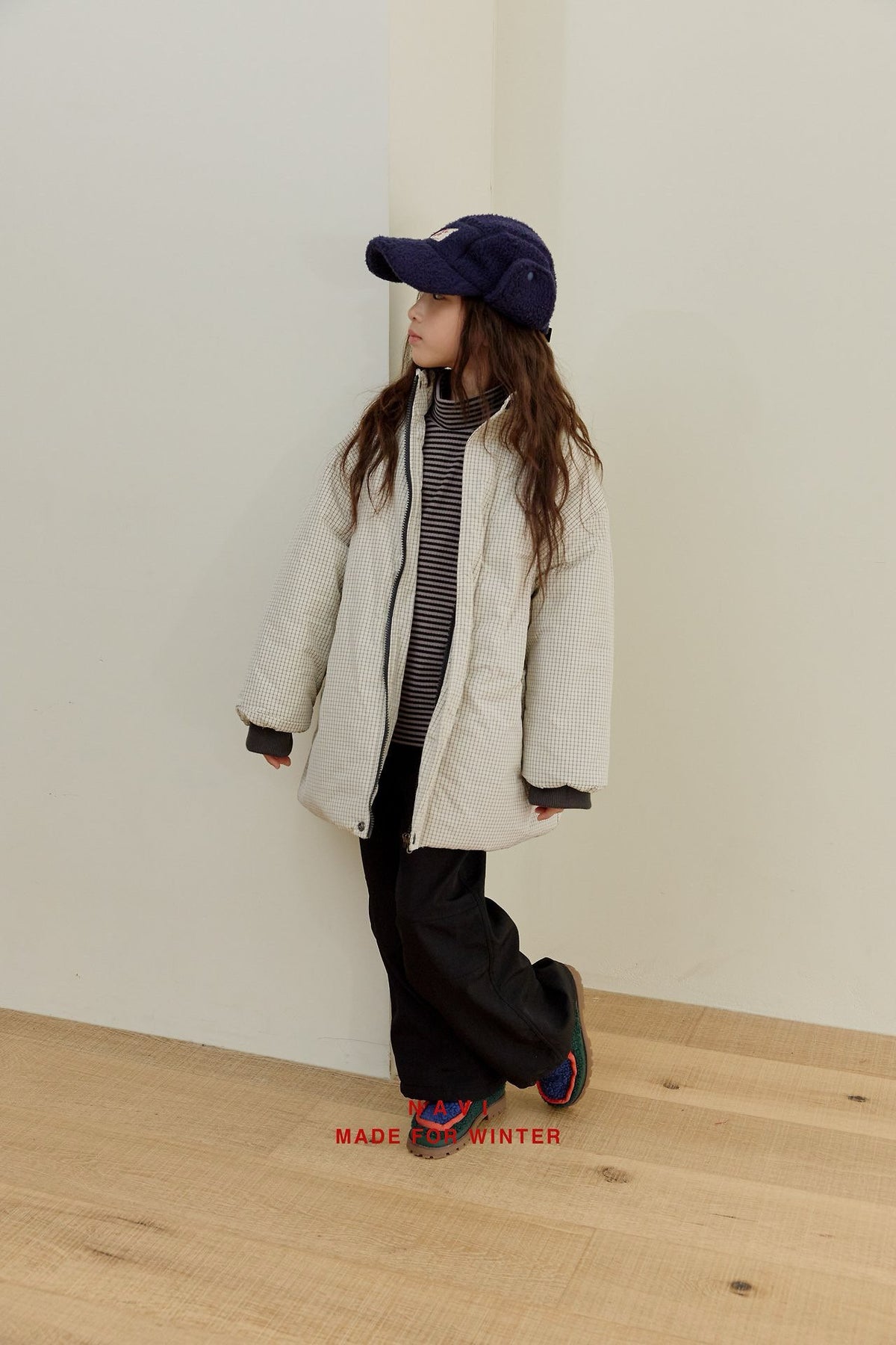 《予約》Snug Stripe Mock Neck Tee / NAVI