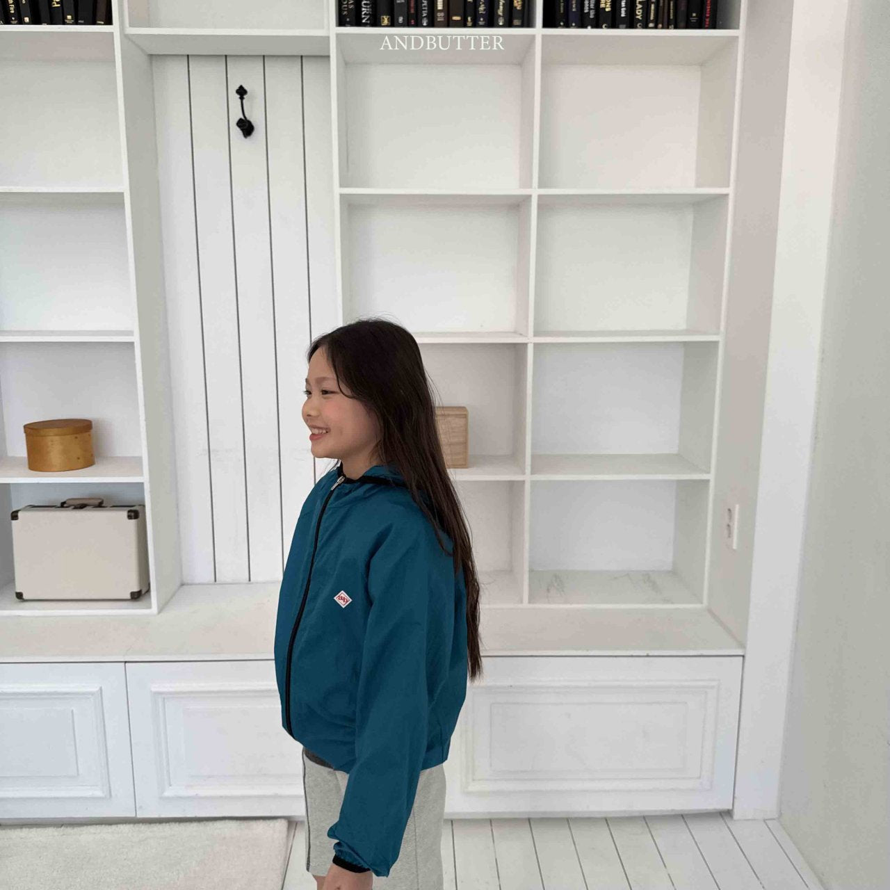 《予約》Light Wind Hoodie / andbutter