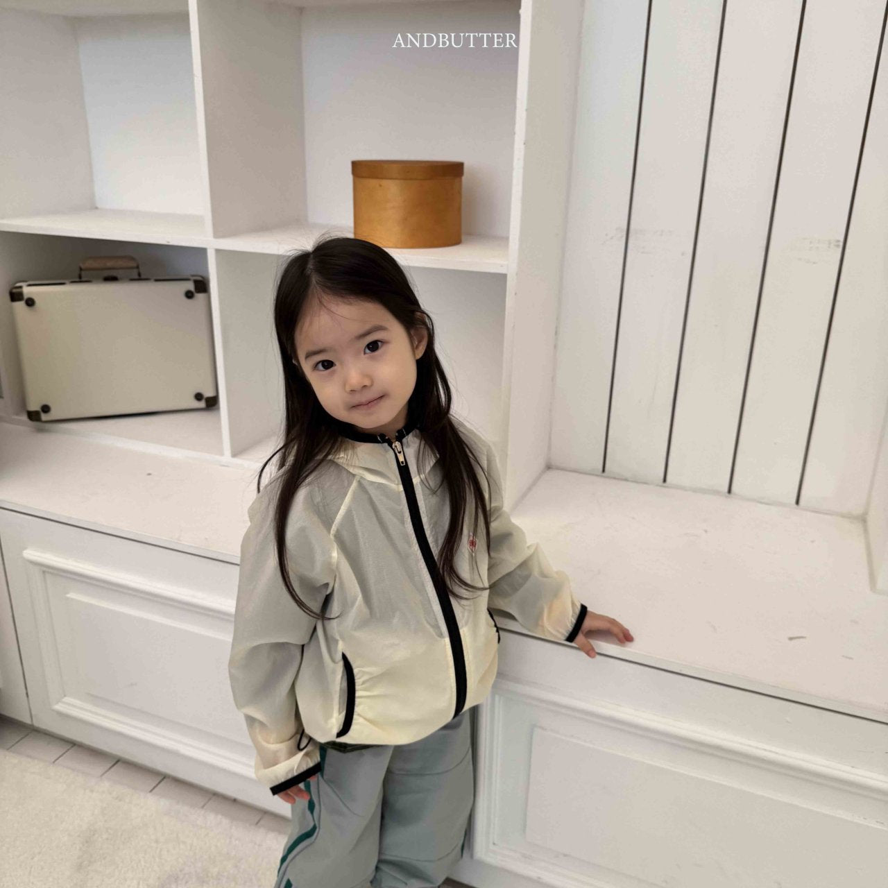 《予約》Light Wind Hoodie / andbutter