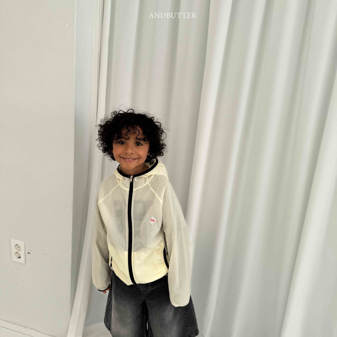 《予約》Light Wind Hoodie / andbutter