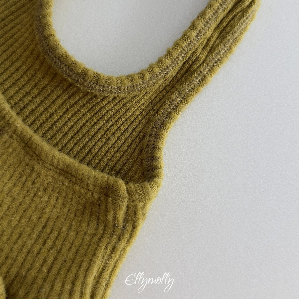 《予約》Wool Ribbed Halter Top / ELLY MOLLY
