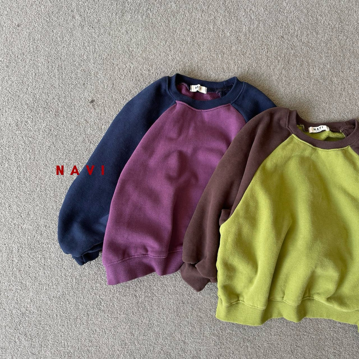 《予約》Mood Raglan Sweatshirt / NAVI