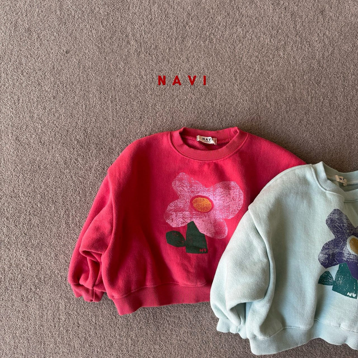 《予約》Dear Crop Sweatshirt / NAVI