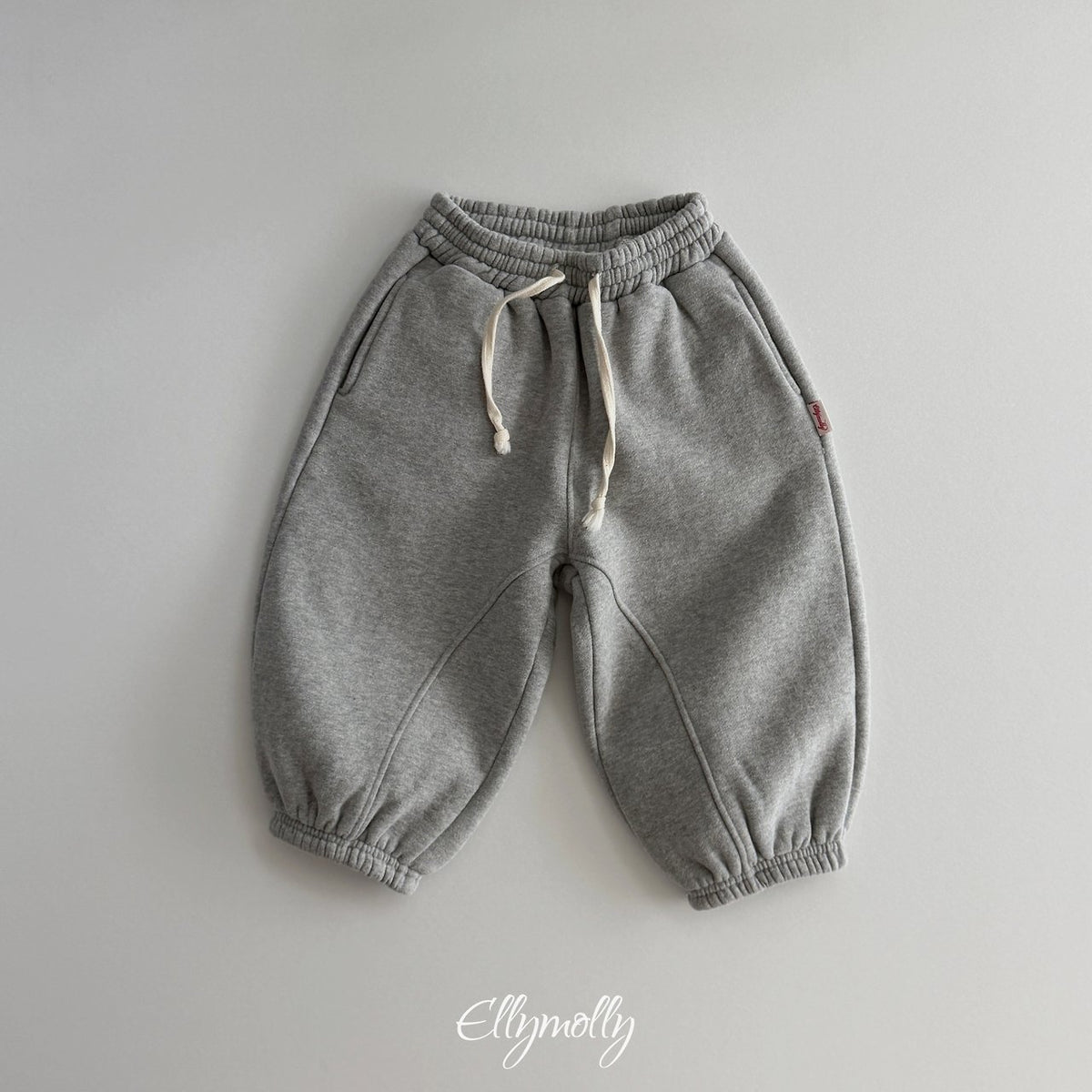 《予約》Arched Jogger Pants / ELLY MOLLY