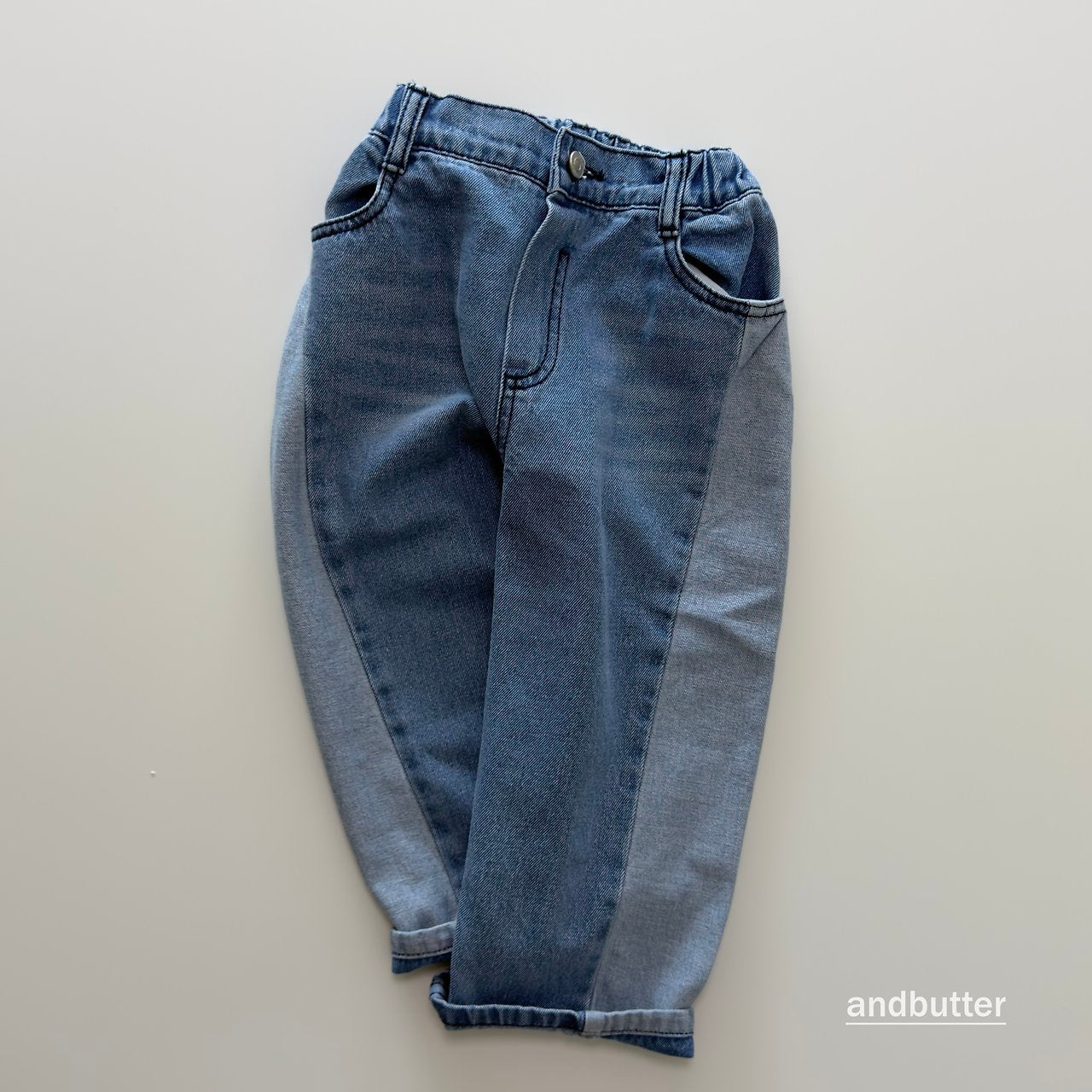《予約》Curved  Denim Pants / ANDBUTTER