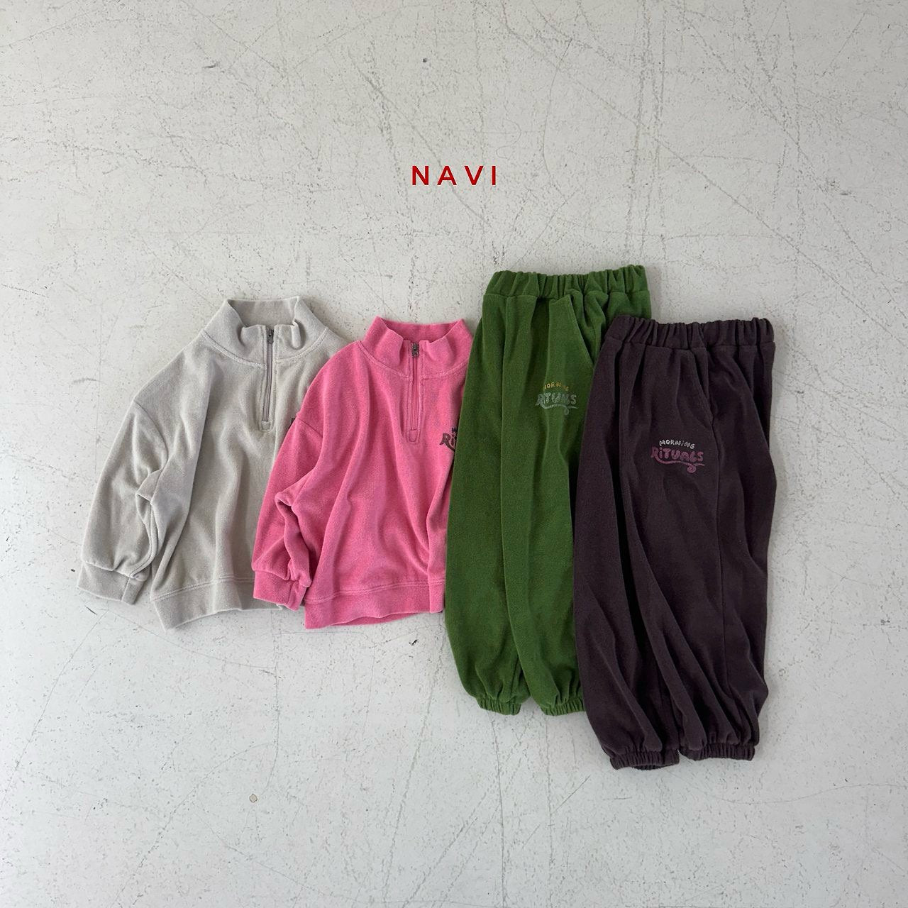 《予約》Morning Half-Zip / navi.