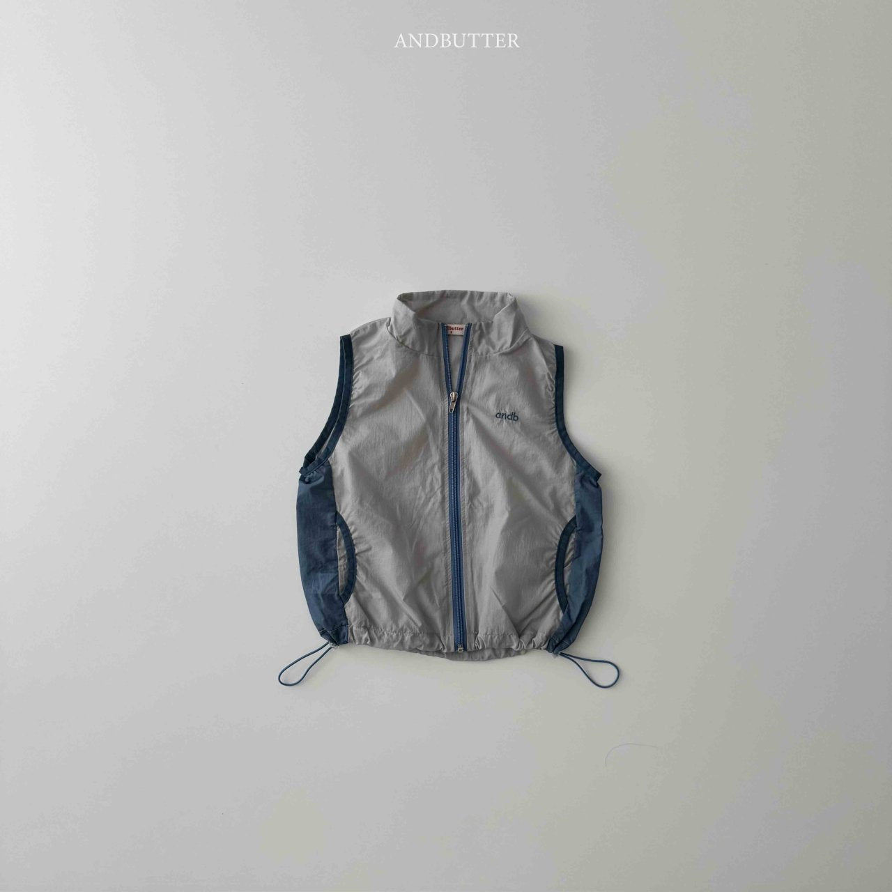 《予約》Mountain Vest / andbutter