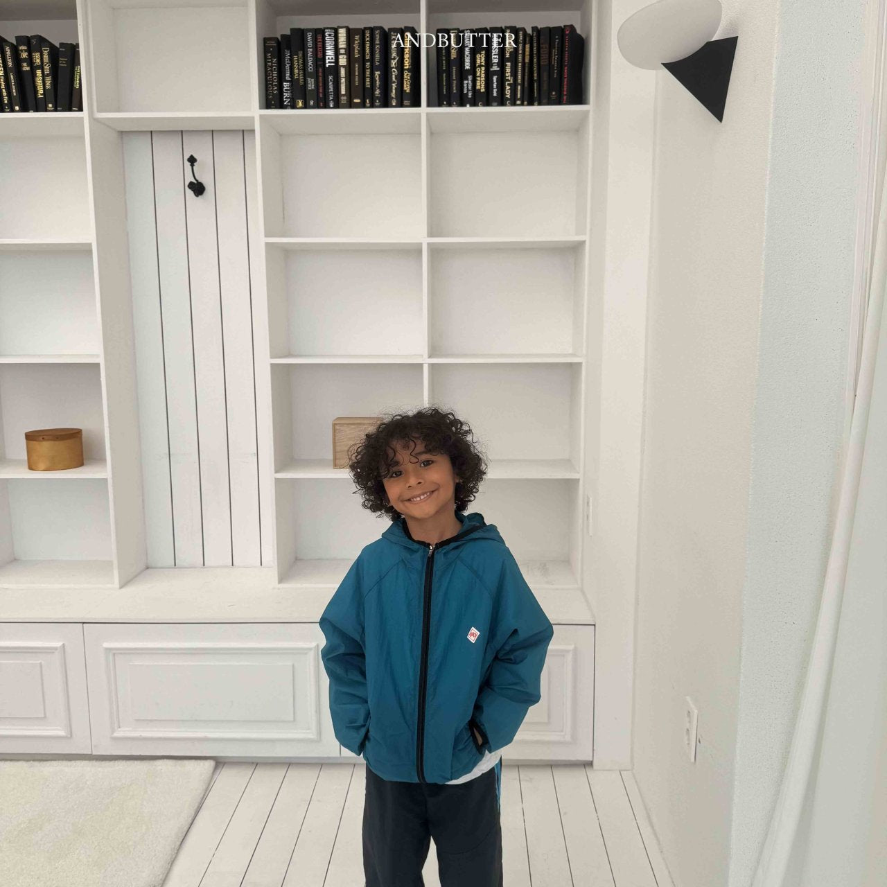 《予約》Light Wind Hoodie / andbutter