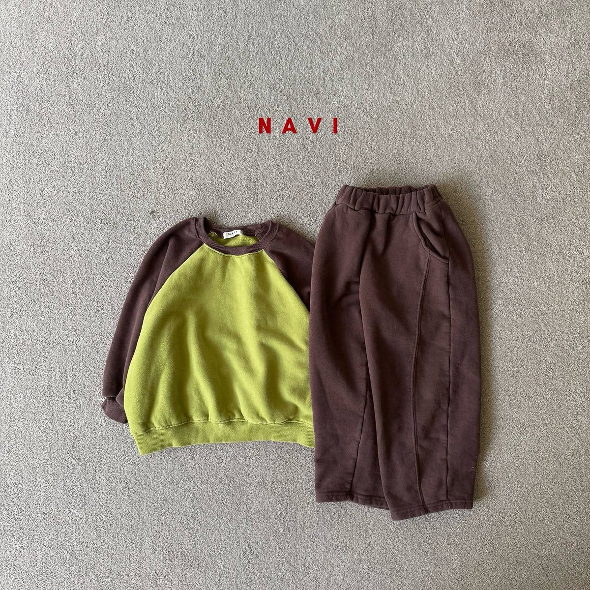 《予約》Mood Raglan Sweatshirt / NAVI