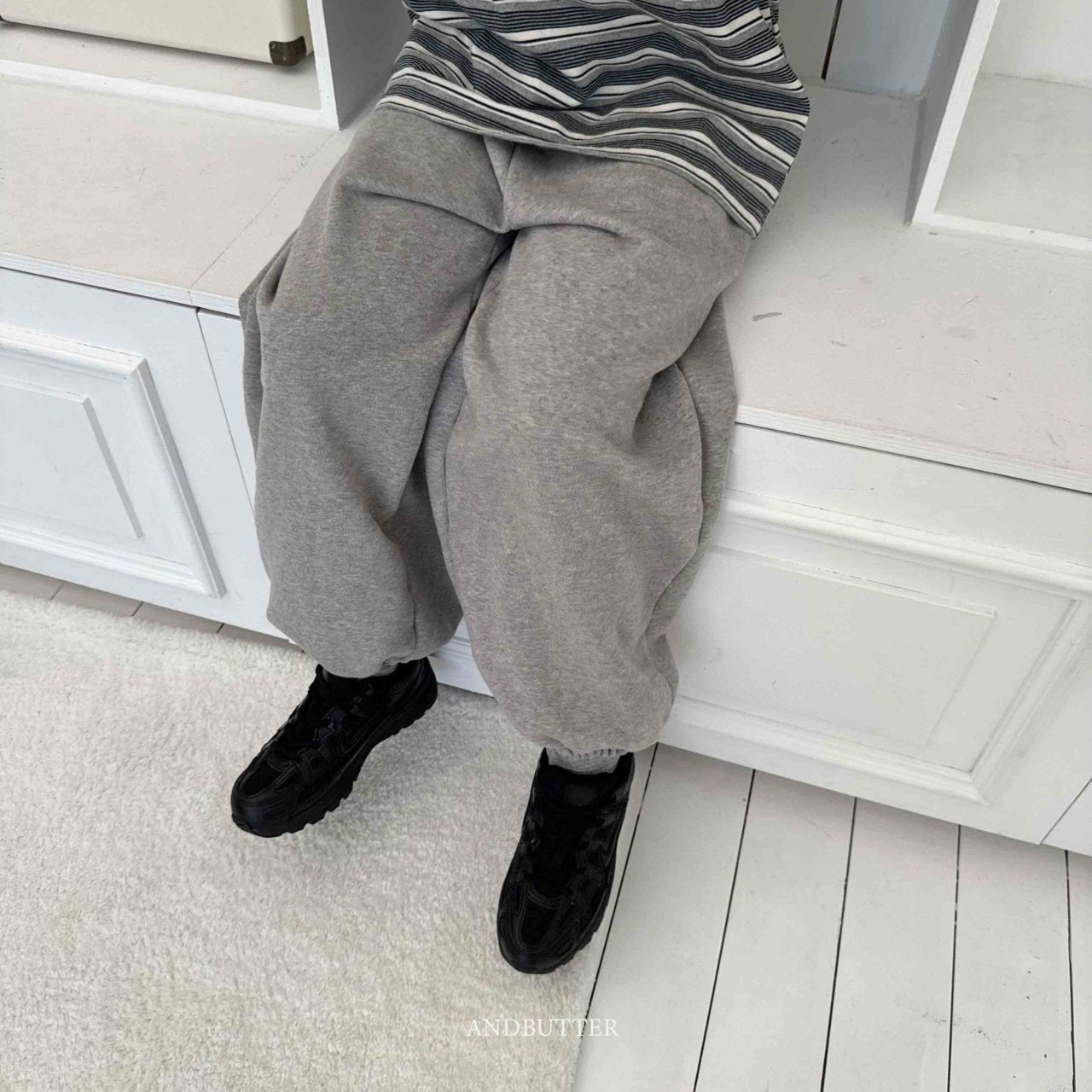 《予約》Pocket Jogger Pants / andbutter