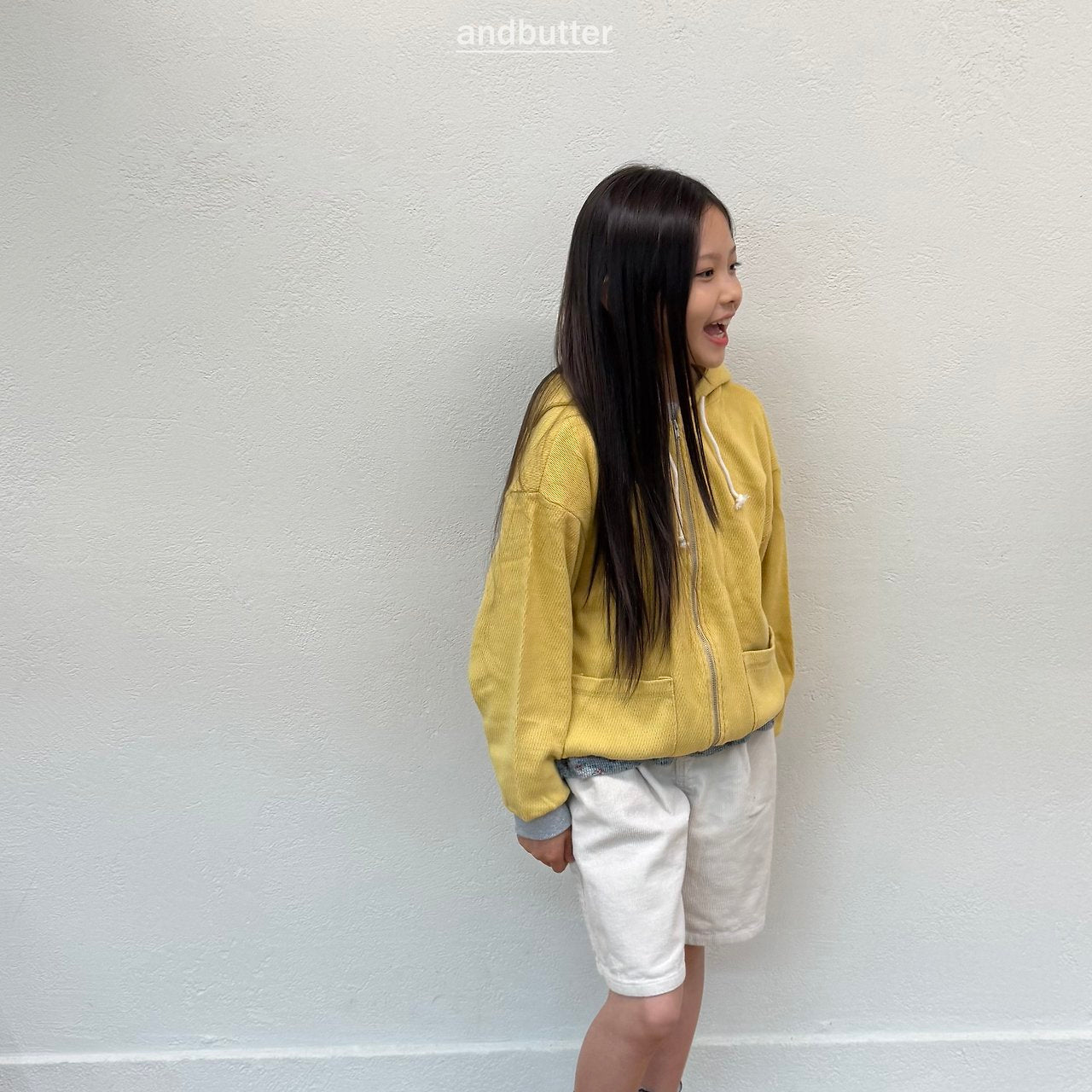 《予約》Tone-on-Tone Pocket Zip-Up Hoodie / ANDBUTTER