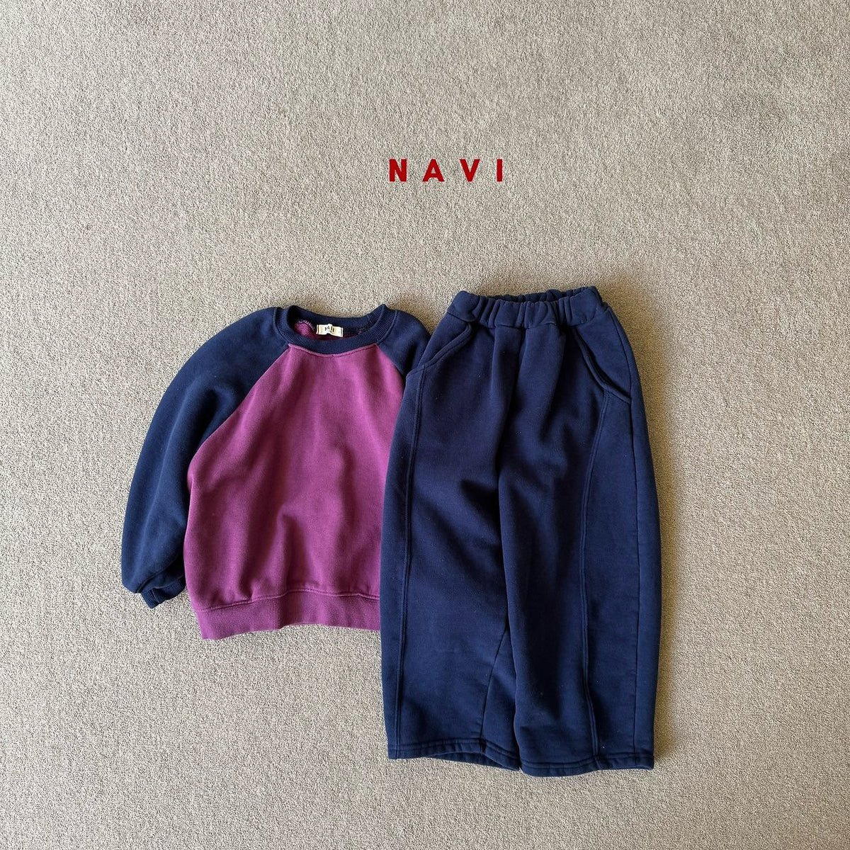 《予約》Mood Raglan Sweatshirt / NAVI