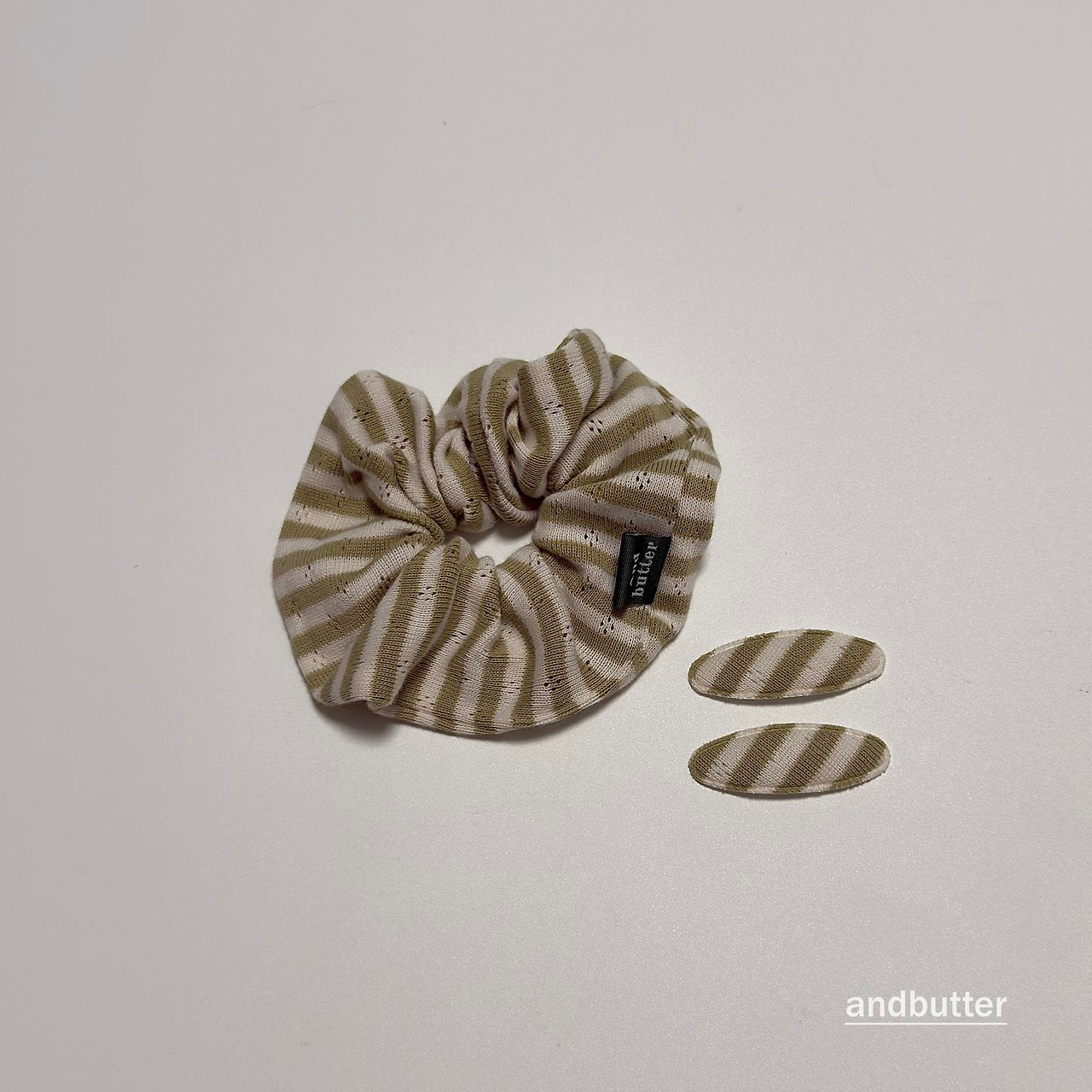 《予約》Tommy Stripe Scrunchie / ANDBUTTER