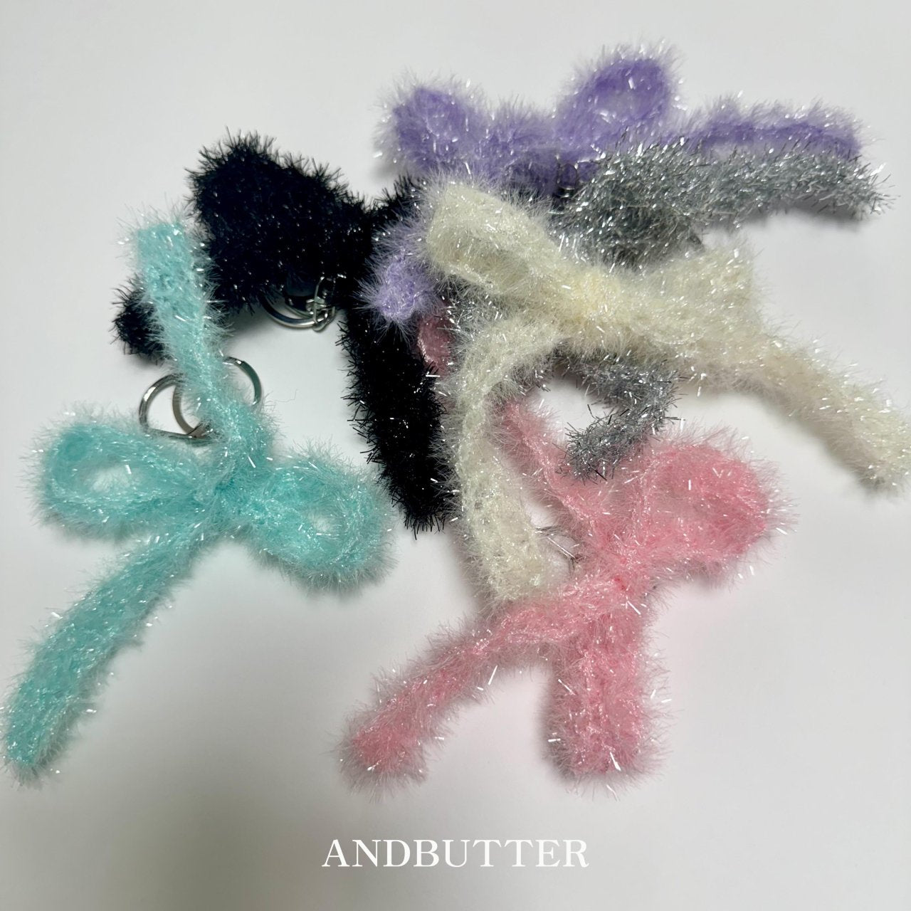 《予約》Twinkly Ribbon Keyring / andbutter