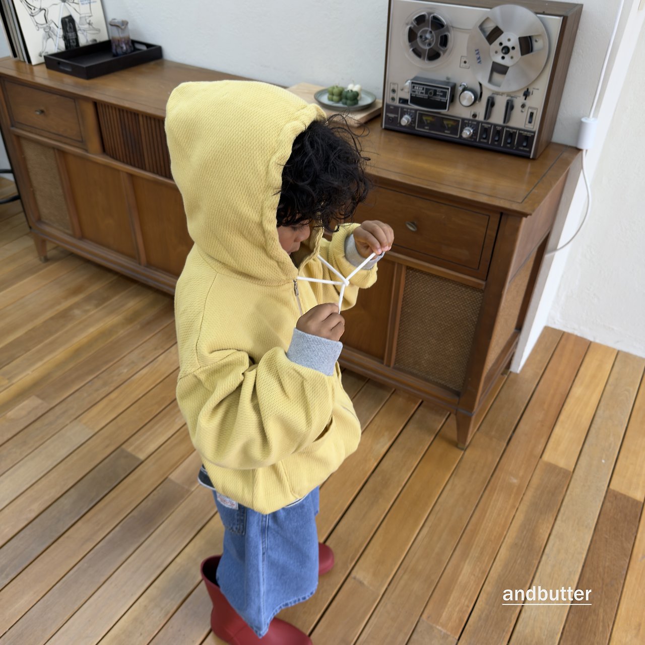 《予約》Tone-on-Tone Pocket Zip-Up Hoodie / ANDBUTTER