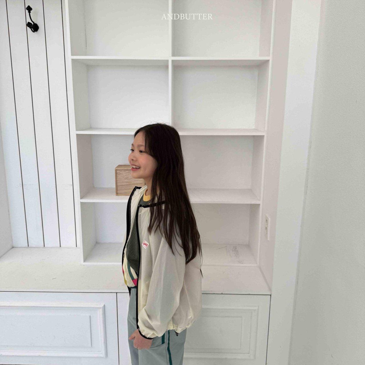 《予約》Light Wind Hoodie / andbutter