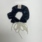 《予約》Metal Pearl Scrunchies / andbutter