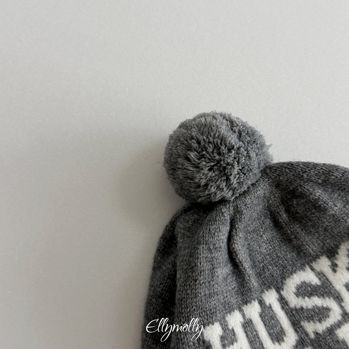 《予約》Husky Pom Pom Beanie / ELLY MOLLY