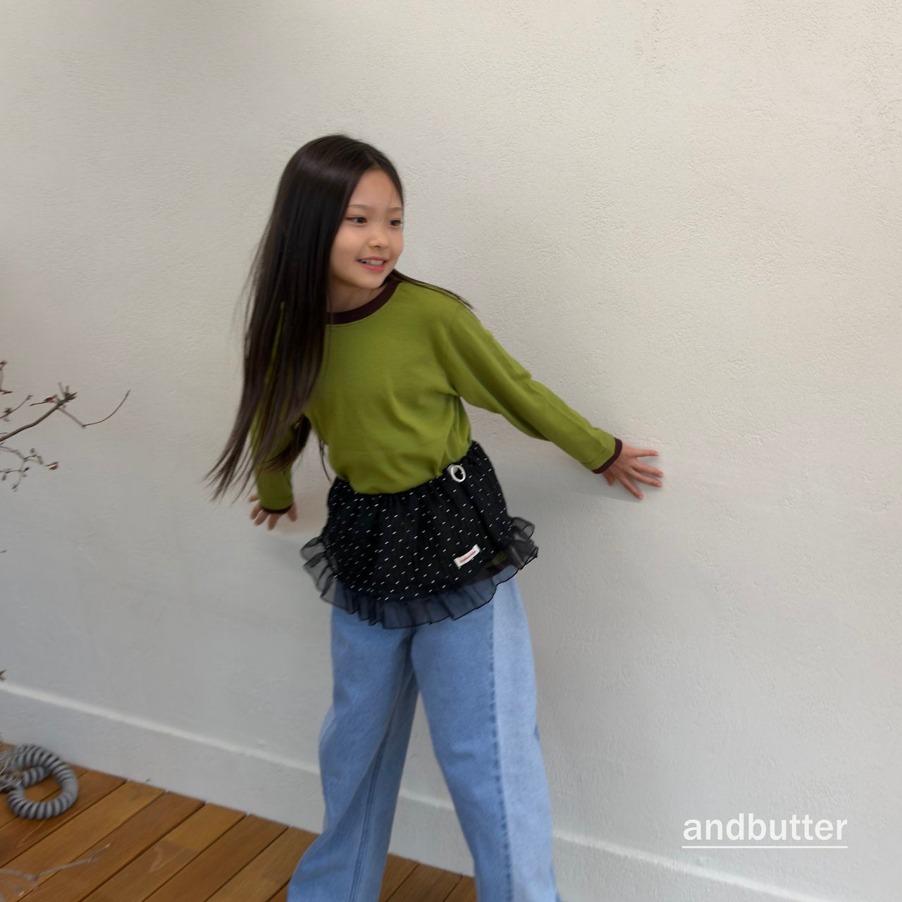《予約》Curved  Denim Pants / ANDBUTTER