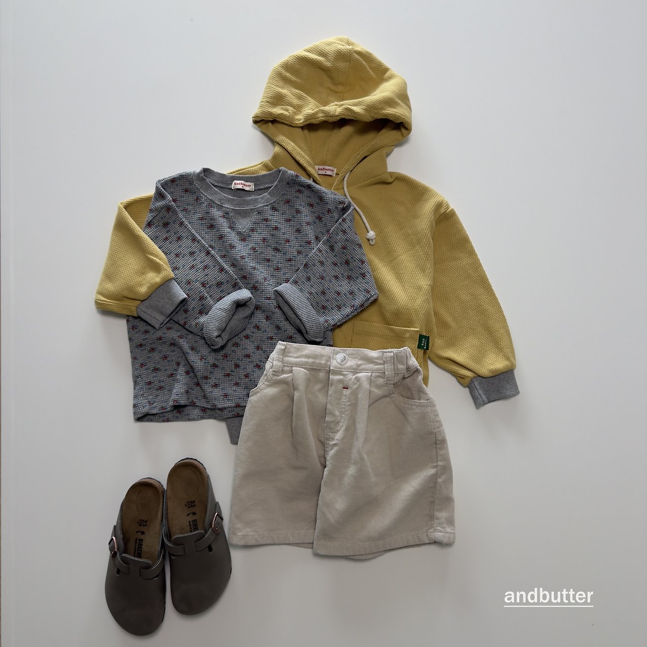 《予約》Tone-on-Tone Pocket Zip-Up Hoodie / ANDBUTTER