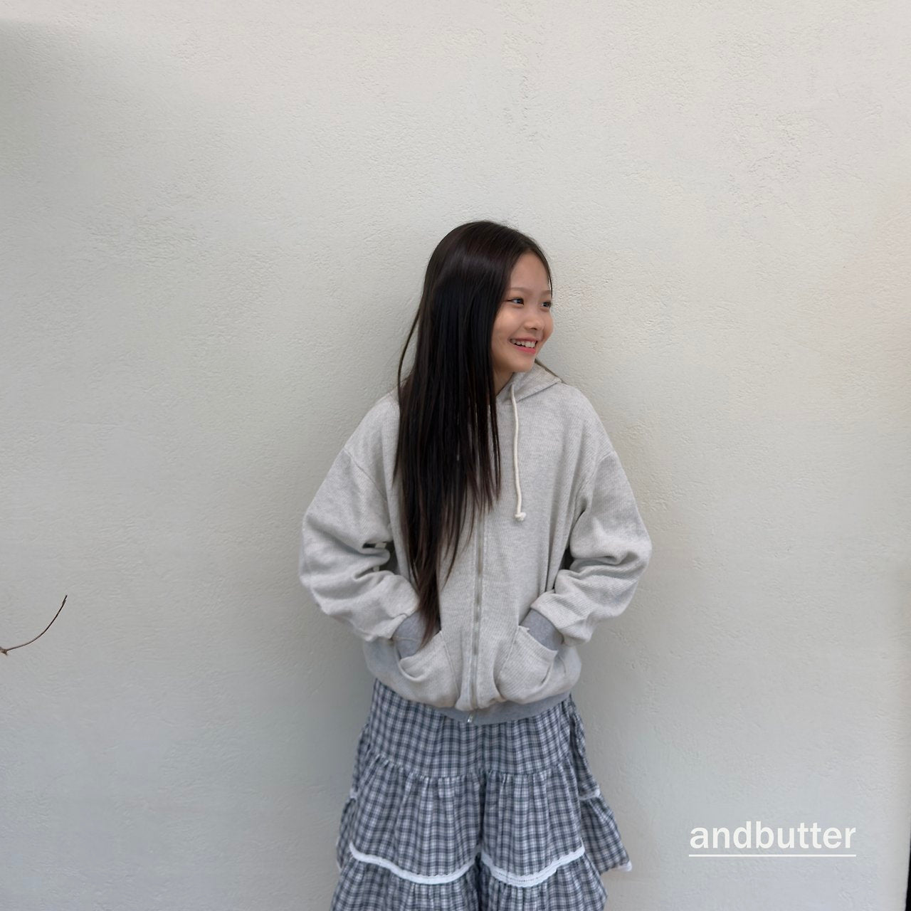 《予約》Tone-on-Tone Pocket Zip-Up Hoodie / ANDBUTTER