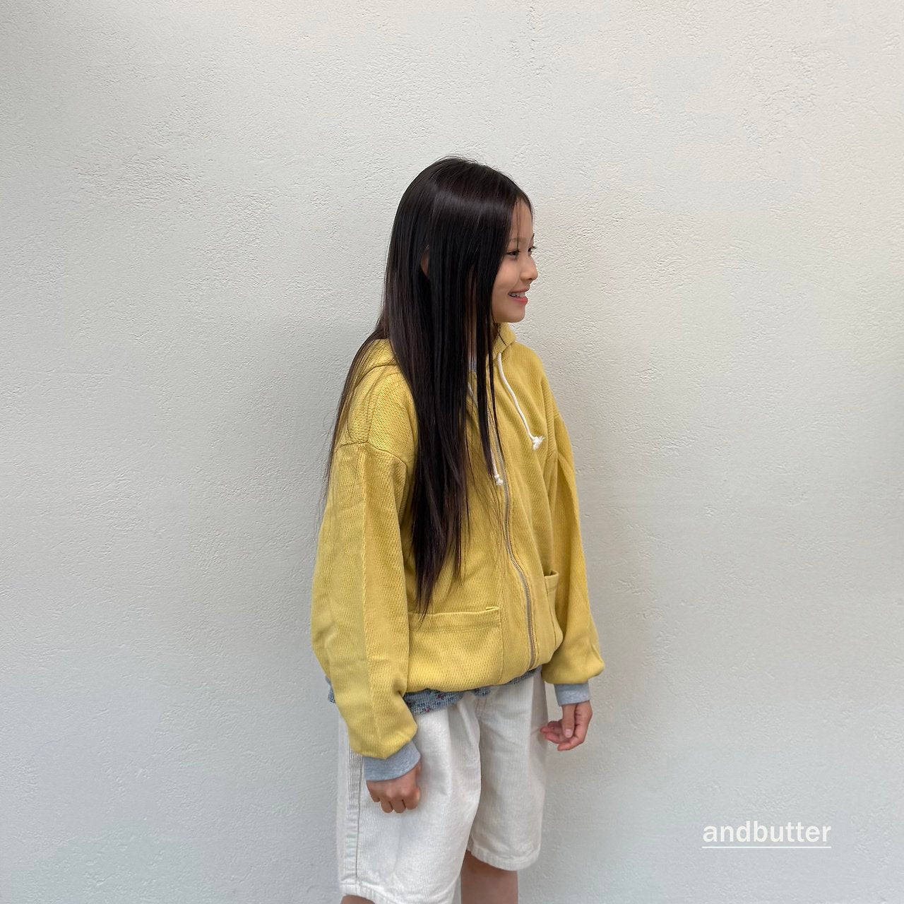 《予約》Tone-on-Tone Pocket Zip-Up Hoodie / ANDBUTTER