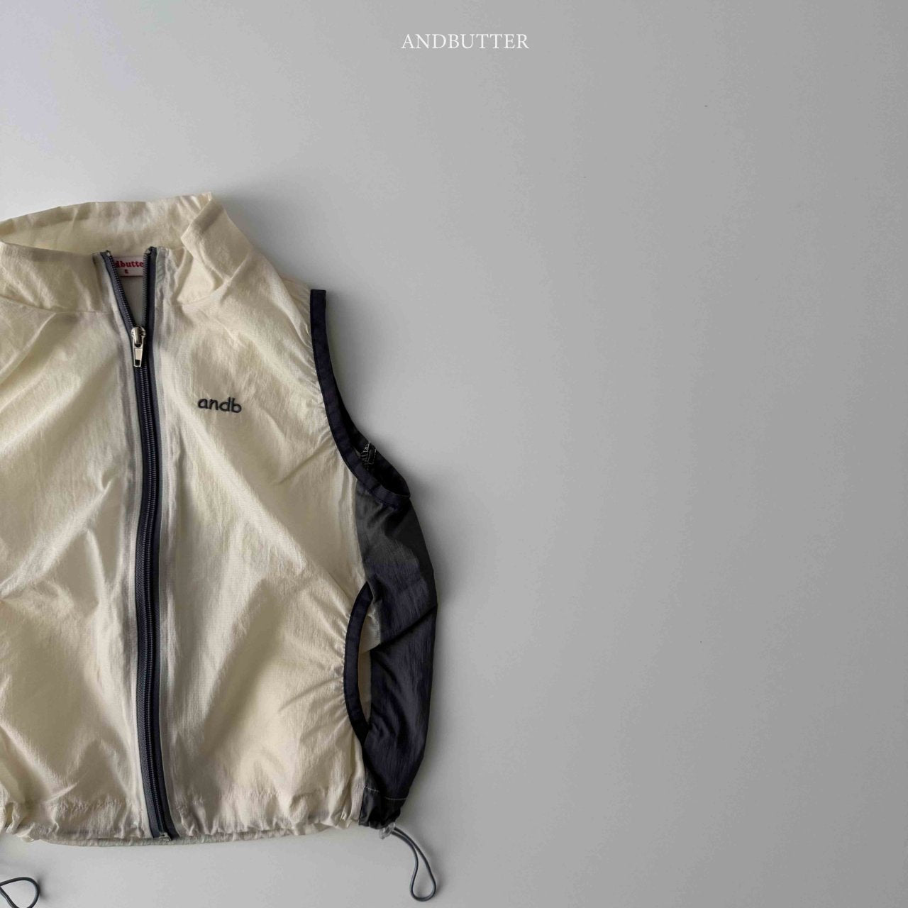 《予約》Mountain Vest / andbutter